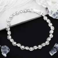 Браслет со стразами &laquo;Лёд&raquo; ручей, цвет белый в серебре, 18 см