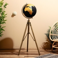 Сувенир глобус "Блэк" на штативе 35х35х76 см Сувенир глобус "Блэк" на штативе 35х35х76 см
