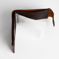 Портмоне мужское на магните, отдел для купюр, карт, монет, цвет коричневый