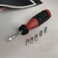 Набор «Набор правильного мужика»: парфюм (100 мл), отвертка с набором бит Набор «Набор правильного мужика»: парфюм (100 мл), отвертка с набором бит