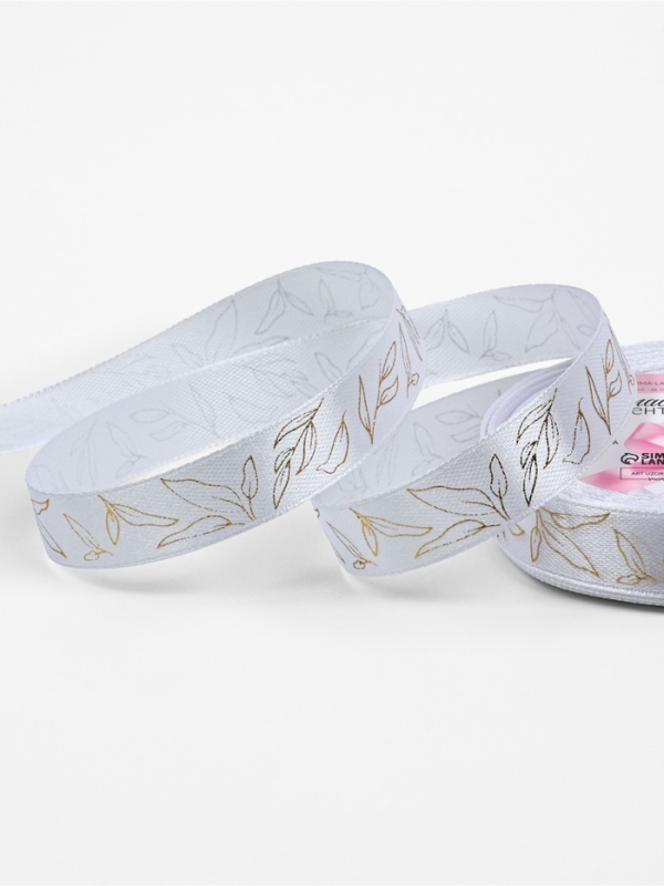 Лента атласная 15мм*25&plusmn;1ярд(23м&plusmn;1м) листья белый №01 тиснение золото АУ