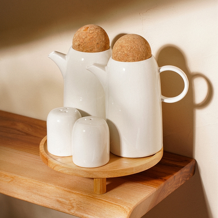 Набор фарфоровый для специй и соусов на деревянной подставке SL Home &laquo;Тренто&raquo;, 5 предметов: 2 соусника 340 мл, 2 банки для специй 60 мл, подставка