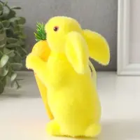 Сувенир пасхальный "Жёлтый заяц с морковкой" 6,5х12х15,5 см
