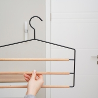 Плечики - вешалка для брюк и юбок LaDо́m Laconique, многоуровневая, 37&times;31,5&times;1,1 см, цвет чёрный