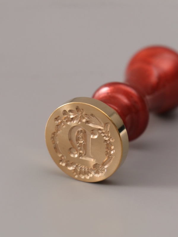 Печать для сургуча с пластиковой ручкой "Венок с буквой N" 2,5х2,5х6,3 см