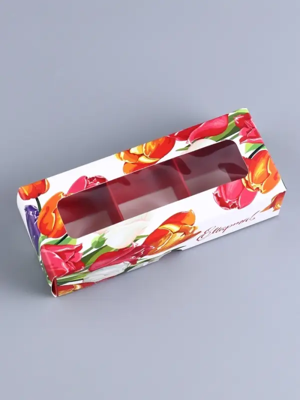 Коробка с обечайкой для 3 конфет, с окном &laquo;8 марта&raquo;, 13&times;5&times;3.3 см