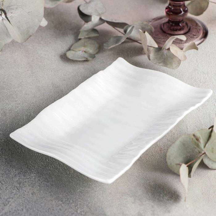 Блюдо фарфоровое Wilmax, 18&times;11,5 см, цвет белый