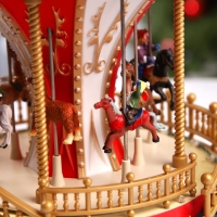 Светодиодная фигура &laquo;Красная карусель&raquo; 23 &times; 28 &times; 23 см, полистоун, USB, свечение мульти