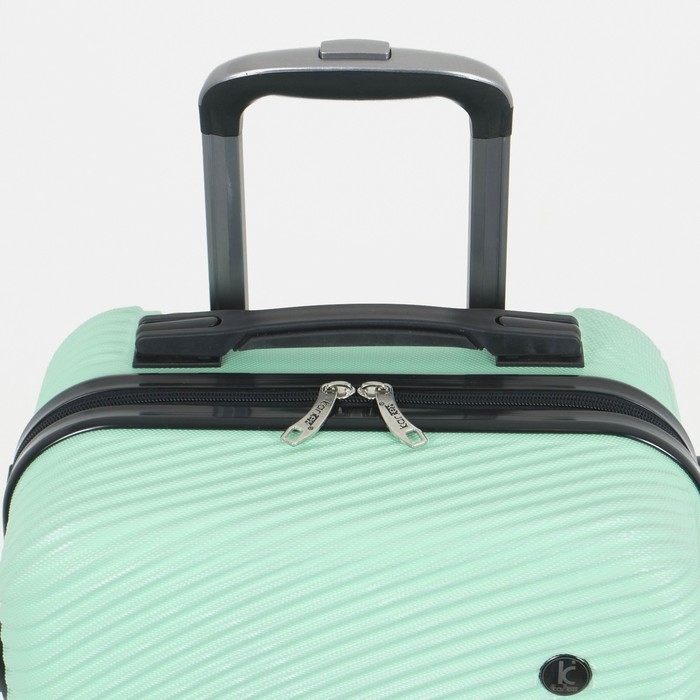 Чемодан малый 36 л (S), «Фабрика КАРТЕКС», отдел на молнии, кодовый замок, 4 колеса, цвет мятный Чемодан малый 36 л (S), «Фабрика КАРТЕКС», отдел на молнии, кодовый замок, 4 колеса, цвет мятный