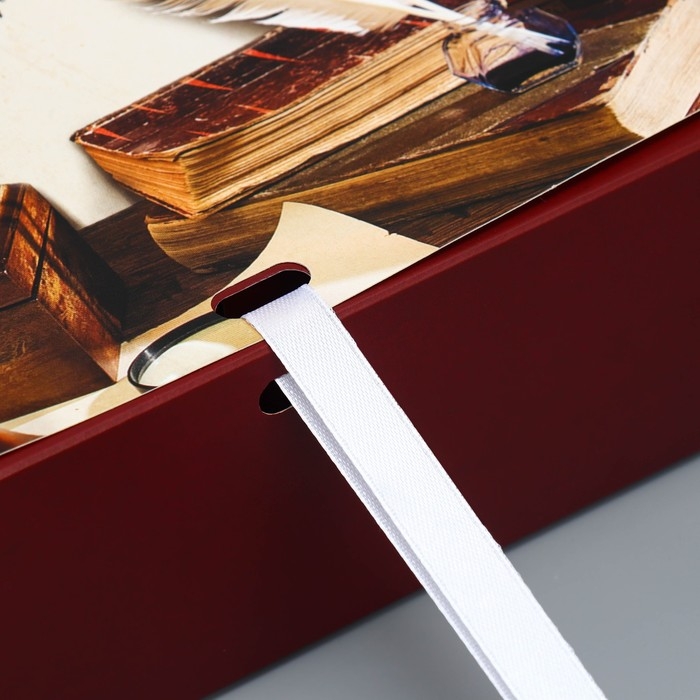 Коробка подарочная, упаковка, &laquo;Дорогому учителю&raquo;, 31 х 24.5 х 8 см