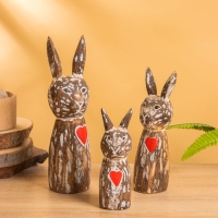 Набор сувенирный "Зайцы с сердечком" дерево, h - 25,20 и 15 см, цв. коричневый