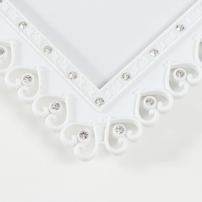 Фоторамка пластик 20х25 см "Рама из сердечек" белая