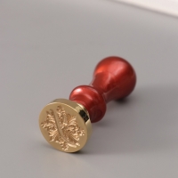 Печать для сургуча с пластиковой ручкой "Буква J на вензеле" 2,5х2,5х6,3 см