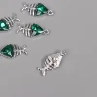 Декор для творчества металл "Скелет рыбы" серебро, зелёный 1,9х0,9х0,5 см