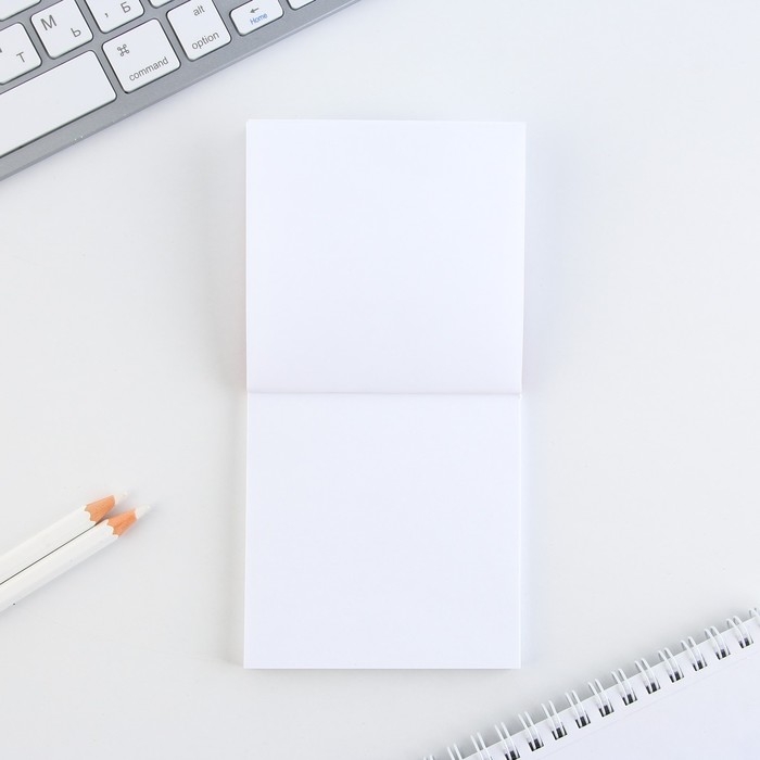 Подарочный набор: блокнот-раскраска и восковые мелки &laquo;Юному герою&raquo;