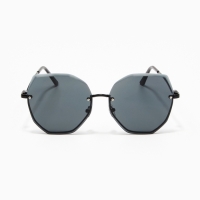 Очки солнцезащитные uv 400, дужка 14.7 см, ширина 13.8 см, линза 5.7&times;6 см