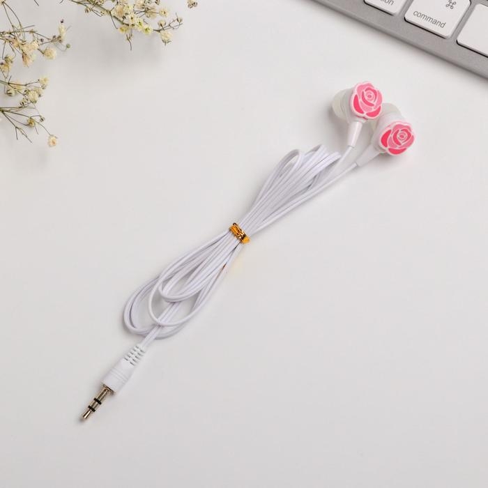 Наушники вакуумные на открытке &laquo;8 марта&raquo;, 11 х 20,8 см