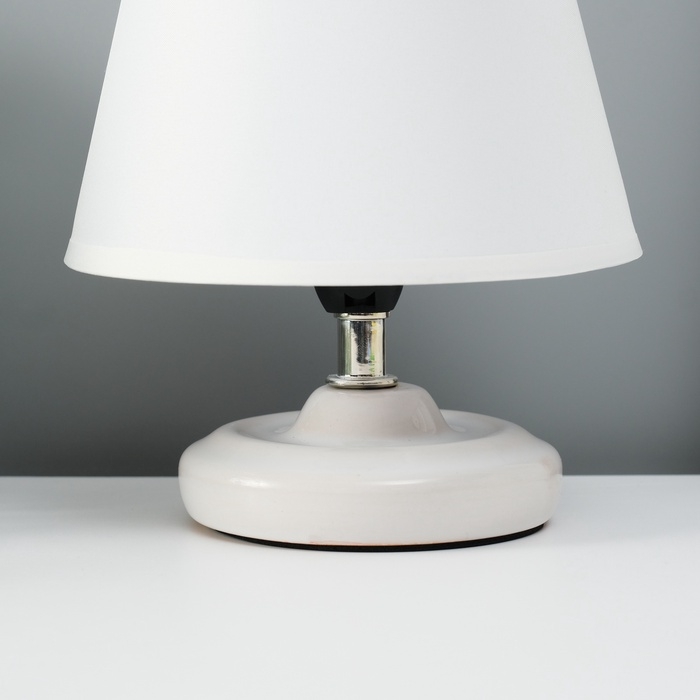 Лампа настольная "Мини" 1х40Вт Е14 белый 15х15х20см МОДЕЛЬ: 3133993