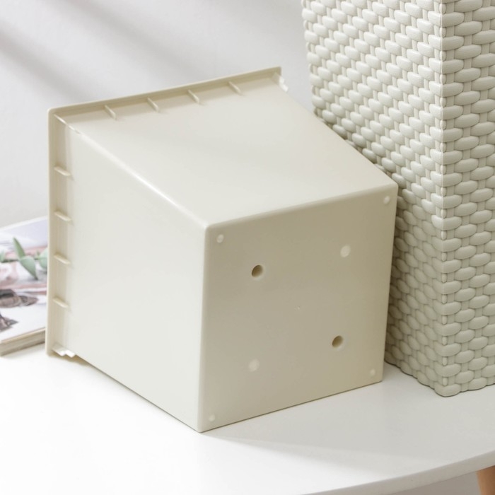 Кашпо для цветов со вставкой «Ротанг», вставка 4,9 л, цвет белый Кашпо для цветов со вставкой «Ротанг», вставка 4,9 л, цвет белый