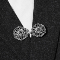 Зажим для кардигана «Цветы», цвет чёрно-серый в чернёном серебре Зажим для кардигана «Цветы», цвет чёрно-серый в чернёном серебре