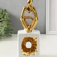Сувенир керамика "Задумчивый человек" белый с золотом 7х9,5х26 см