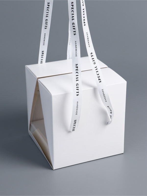 Коробка под бенто-торт с ленточками, белая , 15,5 х 15,5 х 16 см