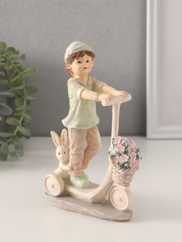 Сувенир полистоун "Мальчишка на самокате, с кроликом и корзиной цветов" 11,5х4,5х16,5 см