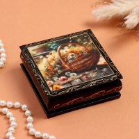 Шкатулка &laquo;Полевые цветы в корзине&raquo;, черная, 10х10 см, лаковая миниатюра