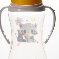 Бутылочка для кормления &laquo;Енотик&raquo;, классическое горло, 250 мл., от 0 мес., приталенная, с ручками