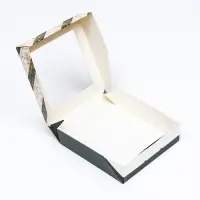 Коробка подарочная новогодняя складная с окном &laquo;Снежинка&raquo;, 15&times;15&times;4 см