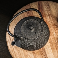 Чайник чугунный Magma &laquo;Восточная ночь&raquo;, 600 мл, с ситом, эмалированный внутри