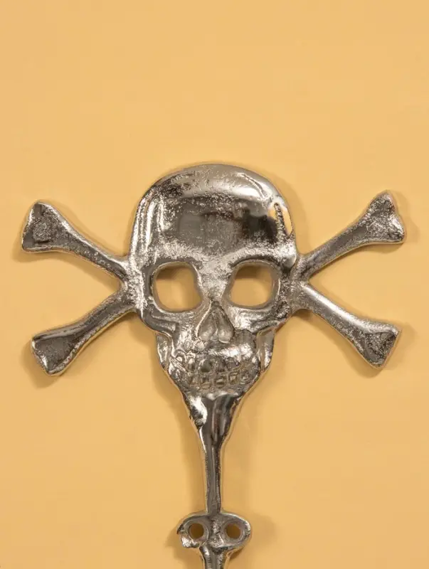 Крючок настенный "Весёлый Роджер" 23х14х5 см, алюминий, цв. серебро