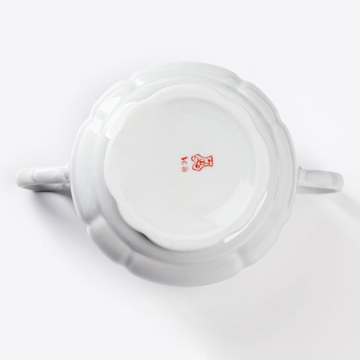 Сахарница фарфоровая с крышкой, 550 мл, цвет белый