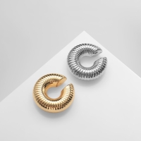 Серьги &laquo;Каффы&raquo; набор 2 шт, вибрация, цвет серебряно-золотой