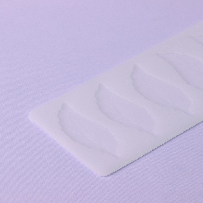 Форма для шоколада &laquo;Листочки&raquo;, силикон, 6 ячеек, 22&times;9&times;0,3 см, цвет прозрачный