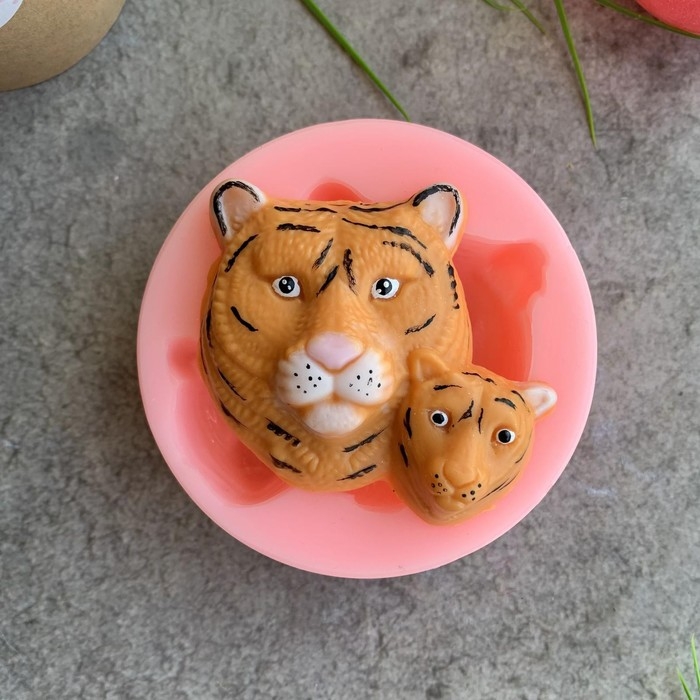 Силиконовая форма &laquo;Тигрица с тигрёнком 2D&raquo; S