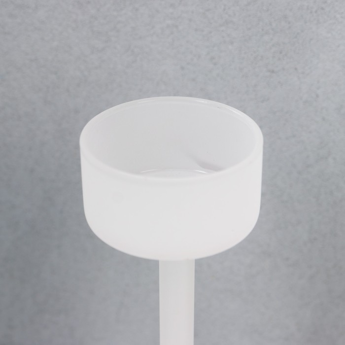 Подсвечник стекло на 1 свечу Подсвечник стекло на 1 свечу "Высокая ножка на шаре" белый d до 4,7 см 14,5х6,5х6,5 см