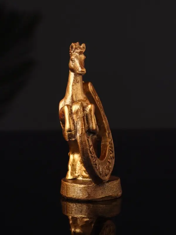 Фигура "Конь с подковой" 10х6х4 см, бронза