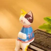 Сувенир дерево "Котенок в кофте сидячий" 6х6х15 см