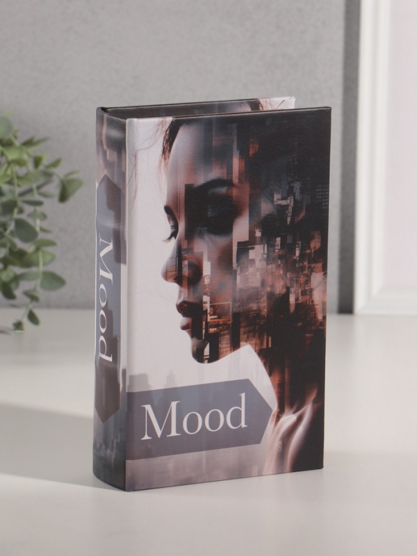 Сейф-книга дерево кожзам "Мегаполис. Девушка. Настроение" 21х13х5 см