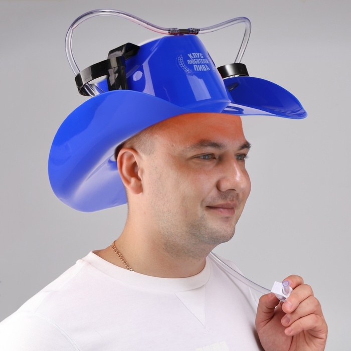 Ковбойская шляпа с отверстиями под банки Ковбойская шляпа с отверстиями под банки "Клуб любителей пива"