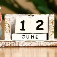 Календарь настольный "Совушки" дерево 19х6х6 см, цв. белый