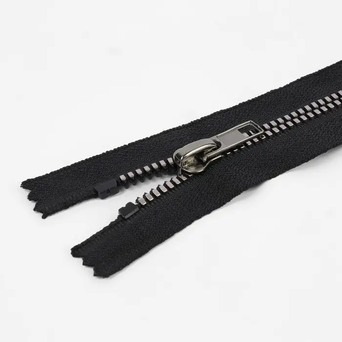 Молния &laquo;Трактор&raquo;, №5, неразъёмная, декоративное звено &laquo;Квадрат&raquo;, замок автомат, 18 см, чёрная