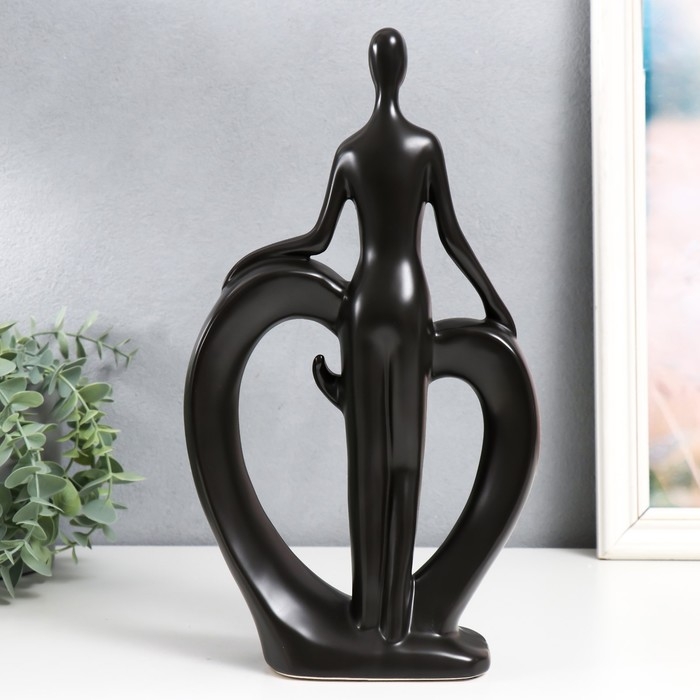 Сувенир керамика "Человек и сердце" чёрный 7х18х31,5 см