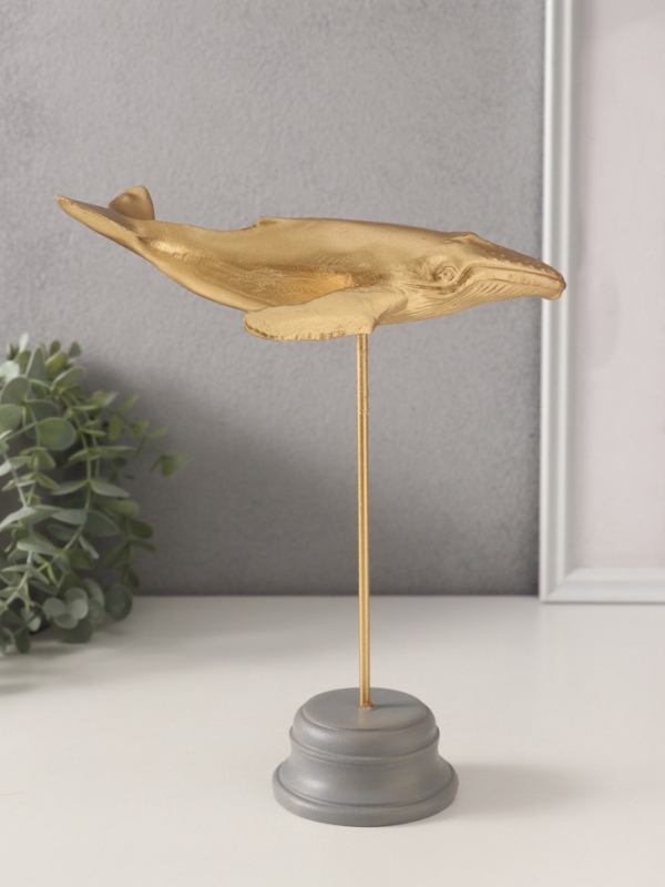 Сувенир полистоун "Золотой кит" 20х11х22,5 см