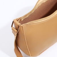 Сумка женская на молнии, цвет бежевый