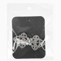 Зажим для кардигана "Ажур", лепестки, цвет белый в серебре