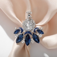 Кольцо для платка &laquo;Павлин&raquo;, цвет бело-синий в серебре