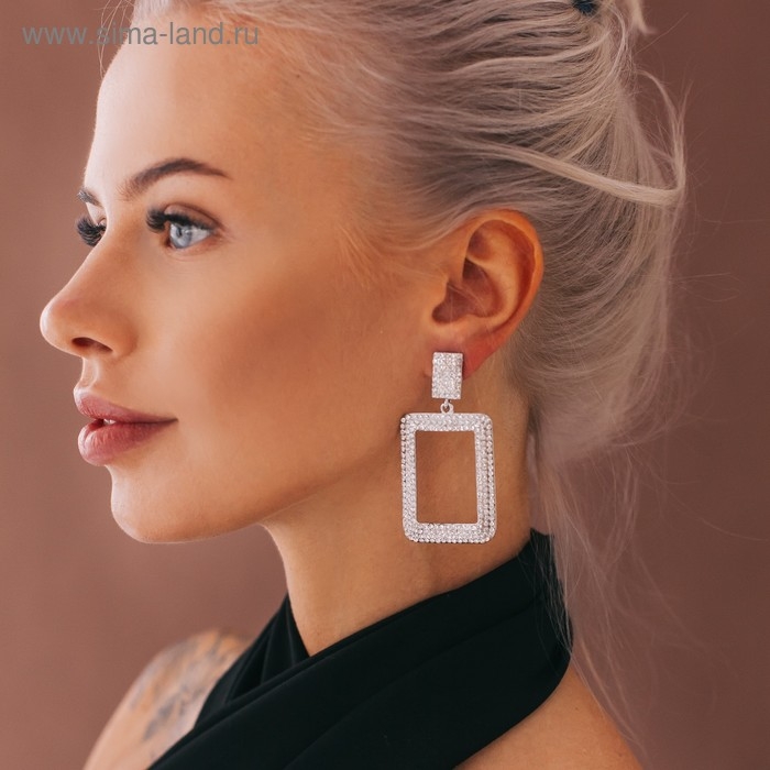 Серьги висячие со стразами &laquo;Шедевр&raquo;, цвет белый в серебре, 6,7 см
