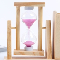 Органайзер для канцелярии с песочными часами (2 в 1) &laquo;Почитаем немного?&raquo;